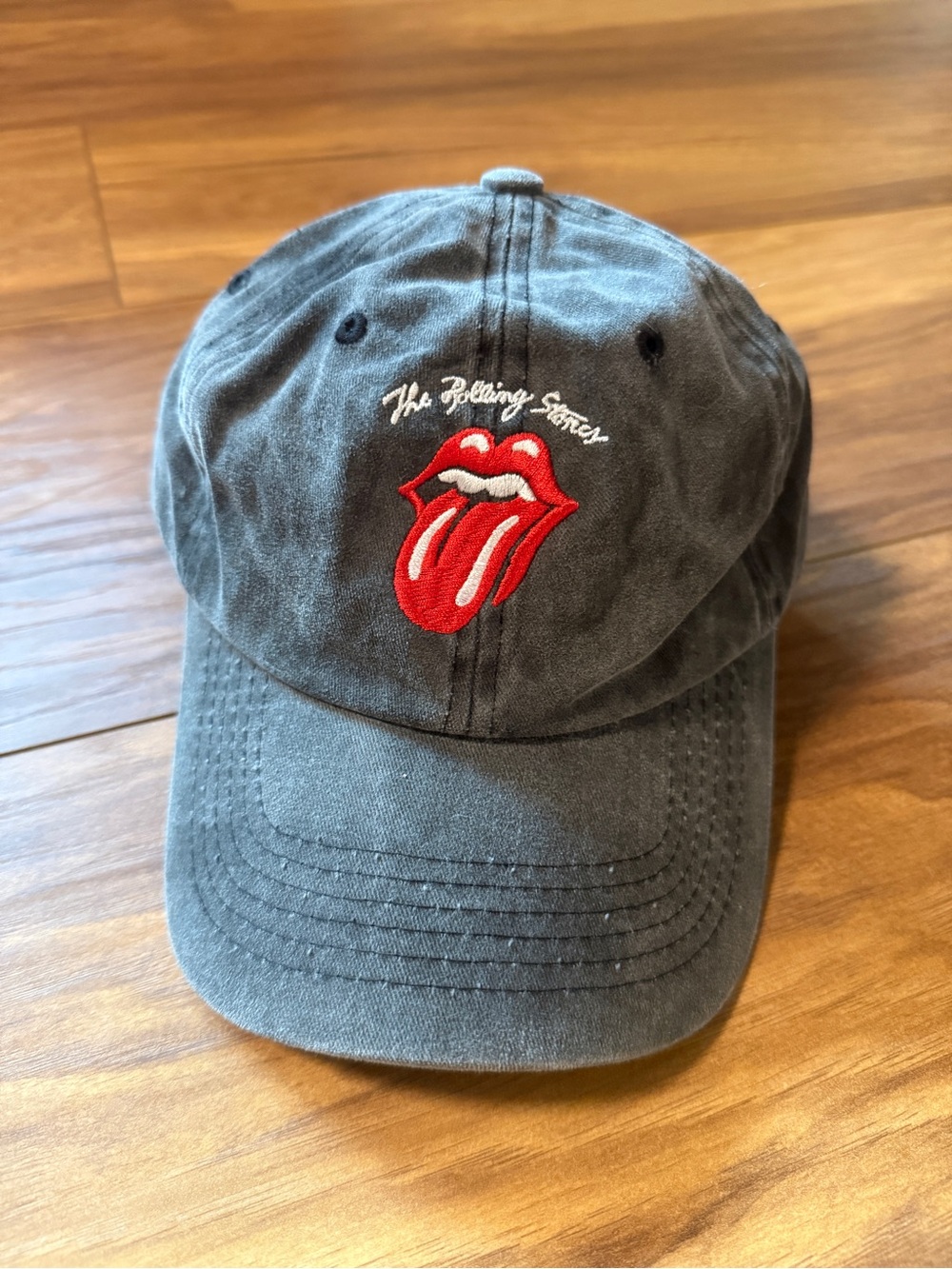 the Rolling Stones Gray Hat with Red Tongue Logo